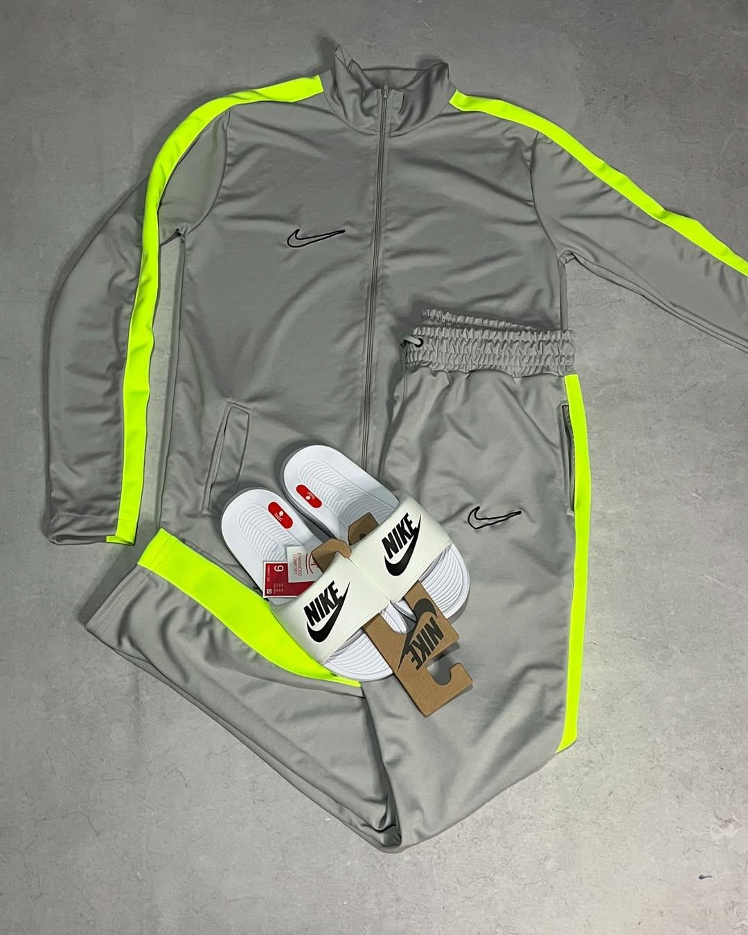 CONJUNTO NK RISCA VERDE COM SLIDE NK VICTORI ONE