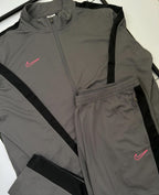 Conjunto NK Academy Dri-FIT