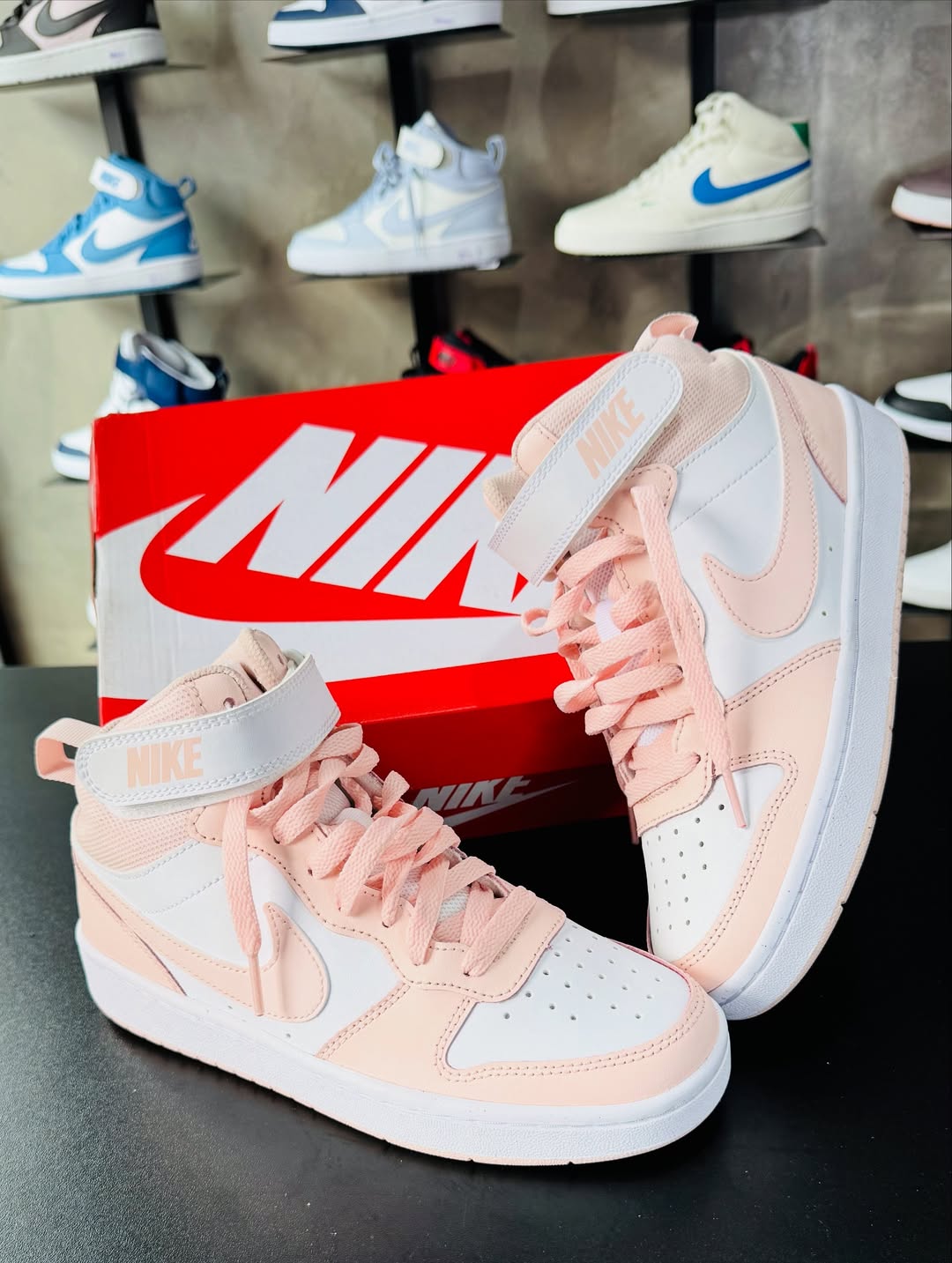 Tênis Nike Court Borough Mid