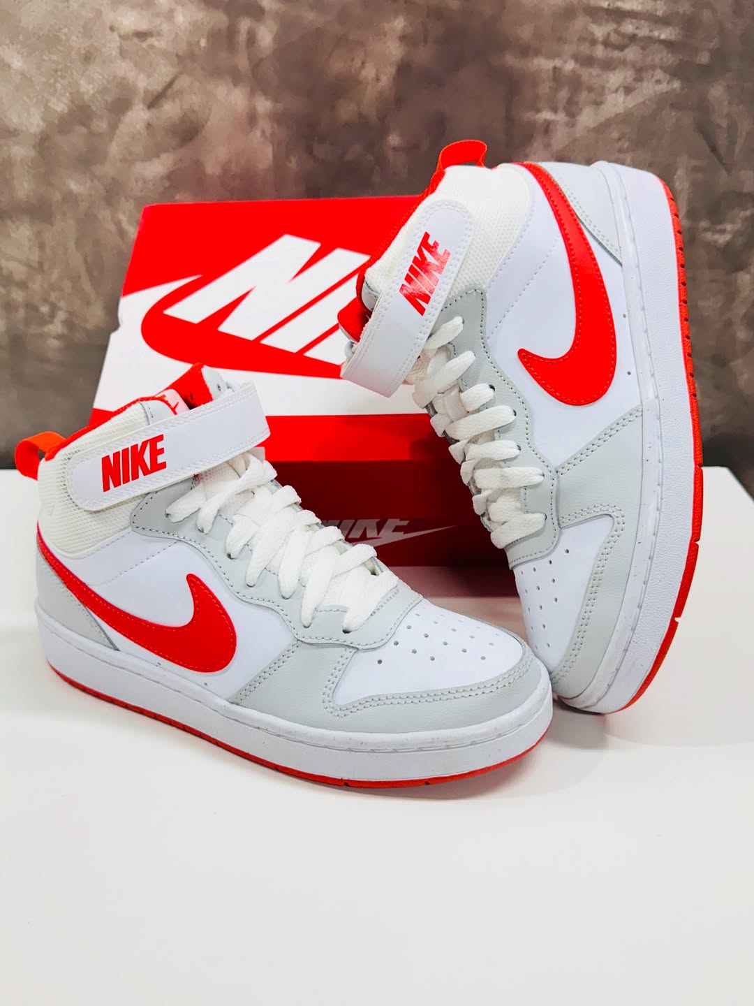 Tênis Nike Court Borough Mid