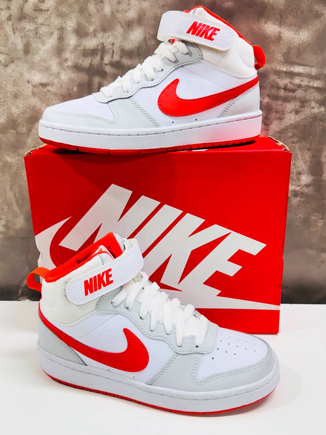 Tênis Nike Court Borough Mid