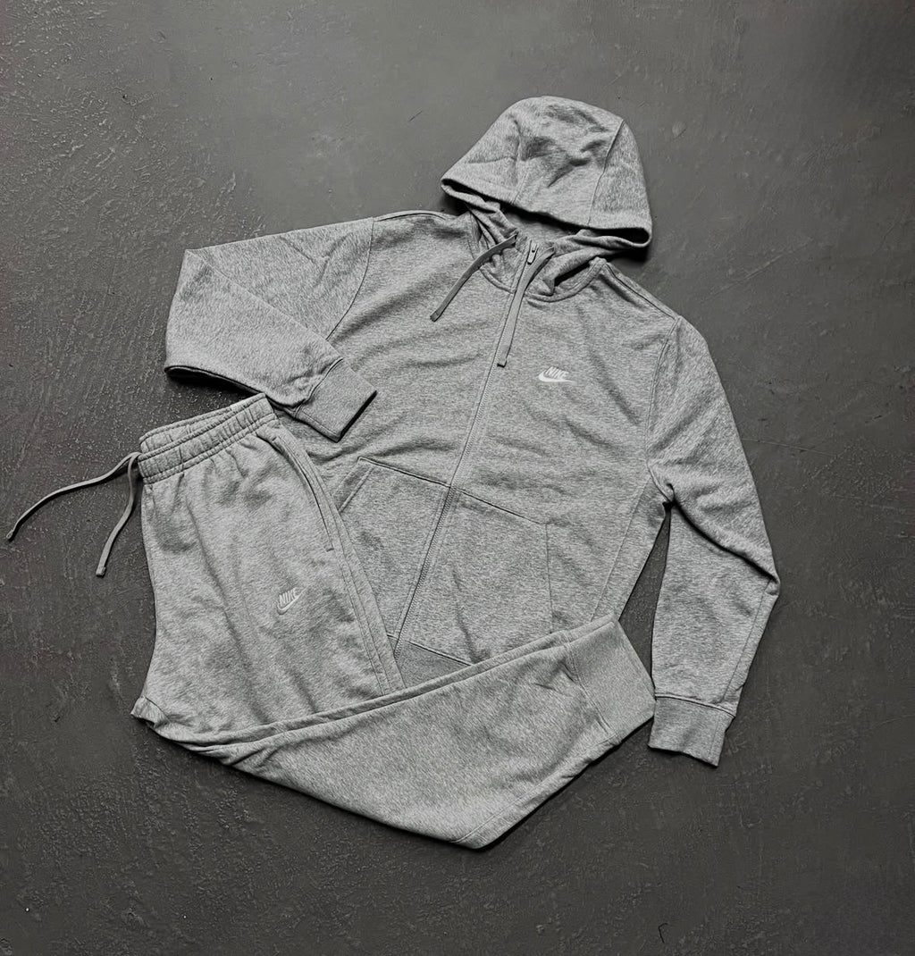 Conjunto NK Club Cinza