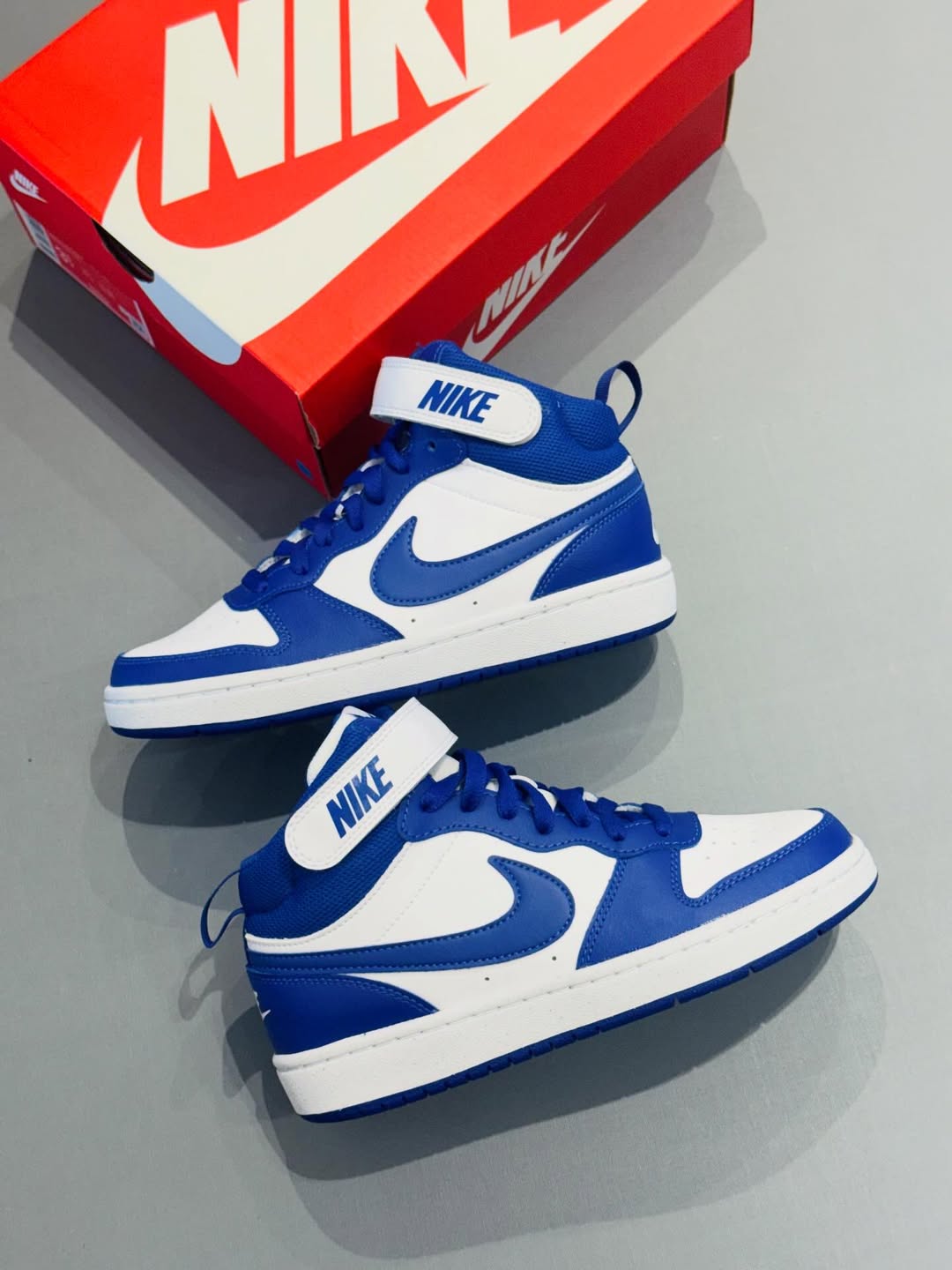 Tênis Nike Court Borough Mid