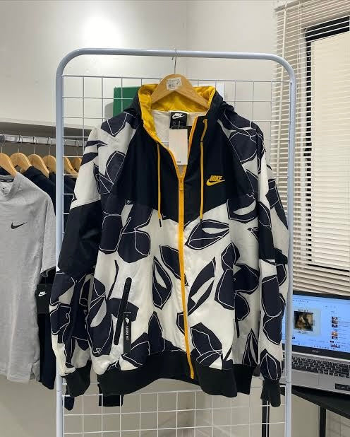 Jaqueta Corta Vento NK Floral Rara