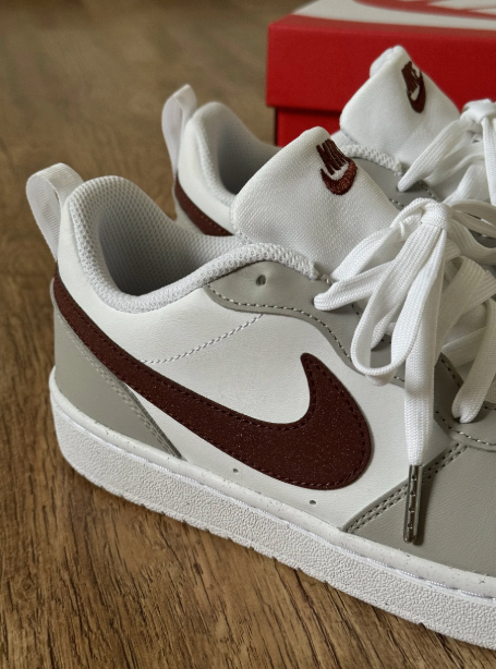 Tênis NK Court Borough Low