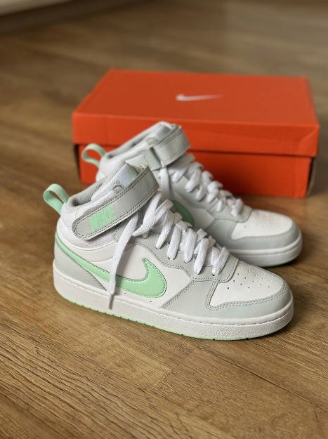 Tênis Nike Court Borough Mid