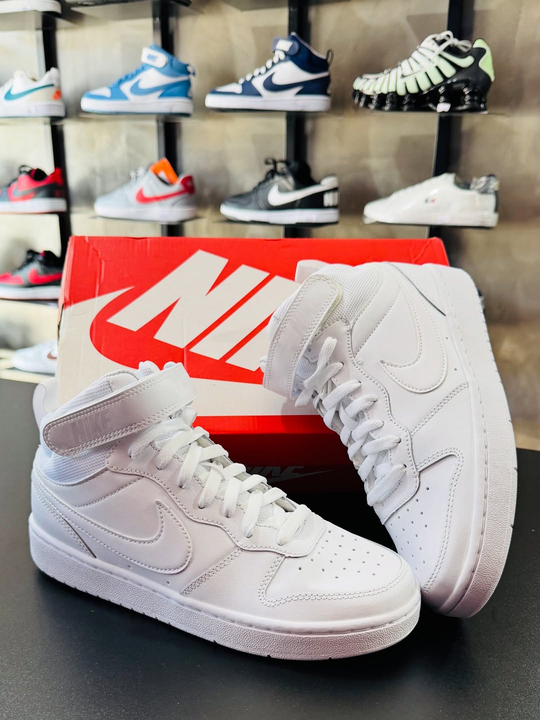 Tênis Nike Court Borough Mid