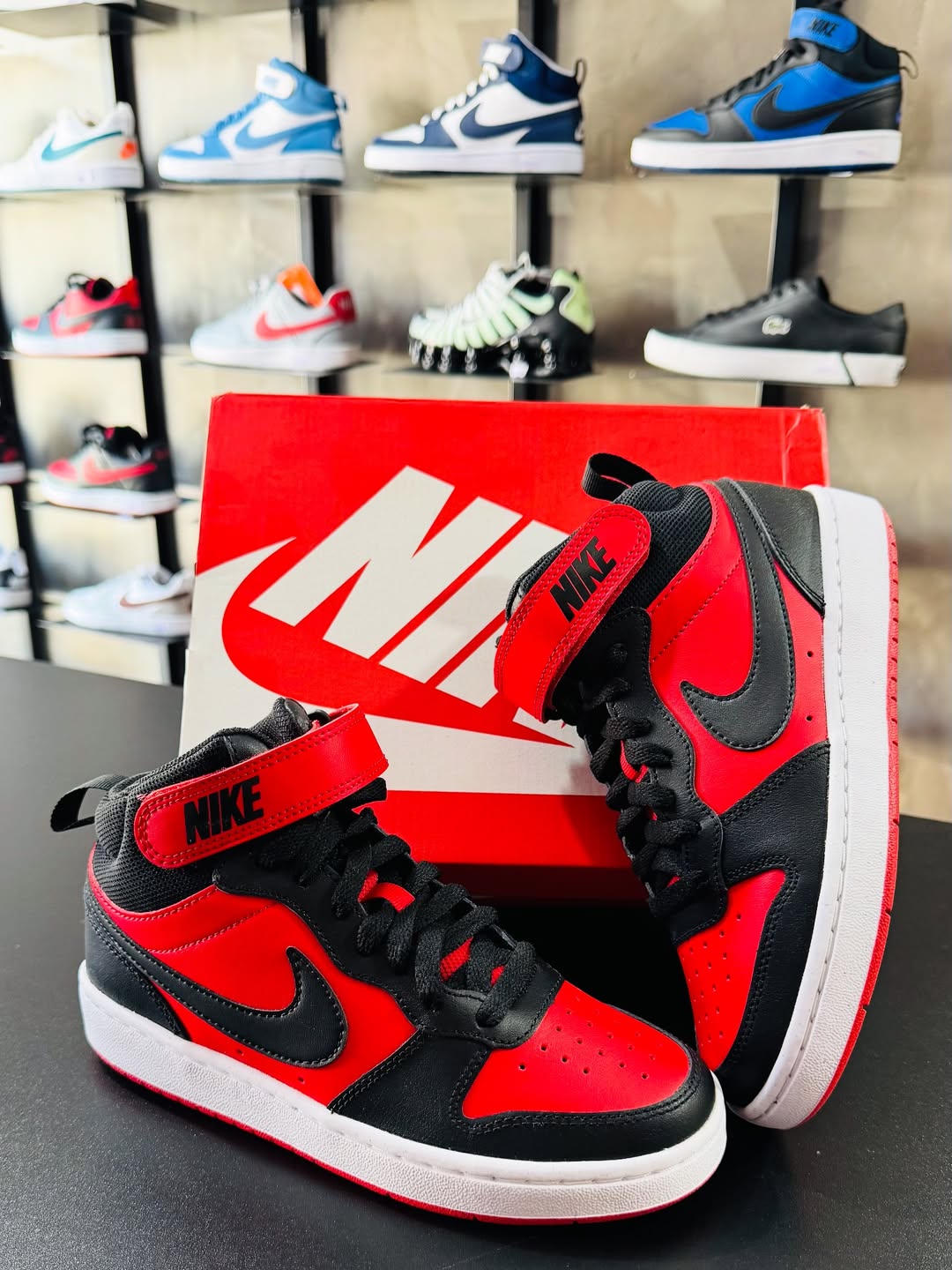 Tênis Nike Court Borough Mid