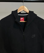 Conjunto NK Tech Fleece Preto